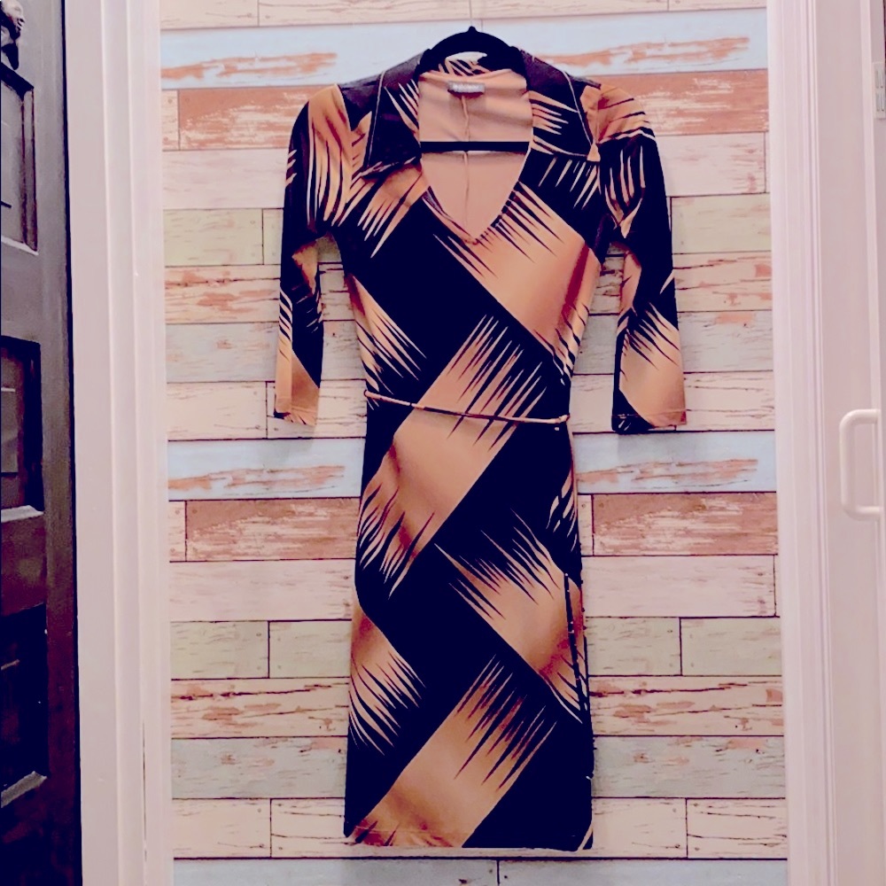 Le Chateau V Neck Collared Dress